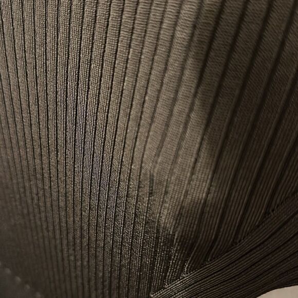 Ribbed  olive dress  - Picture 3 of 9